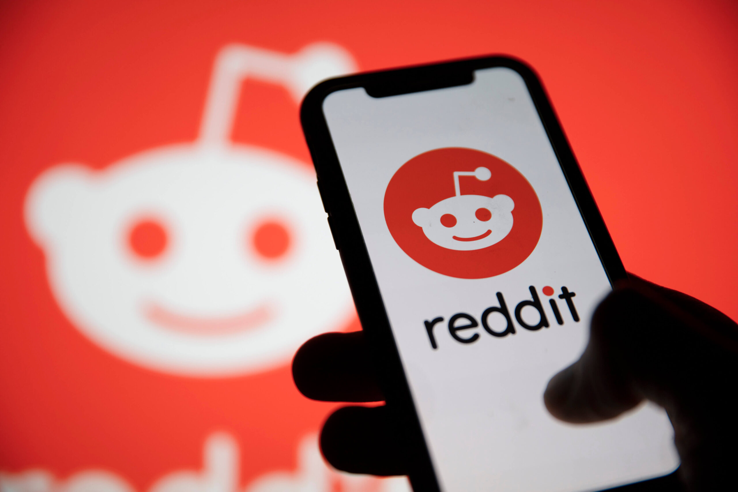 Cum îți promovezi afacerea pe Reddit România?