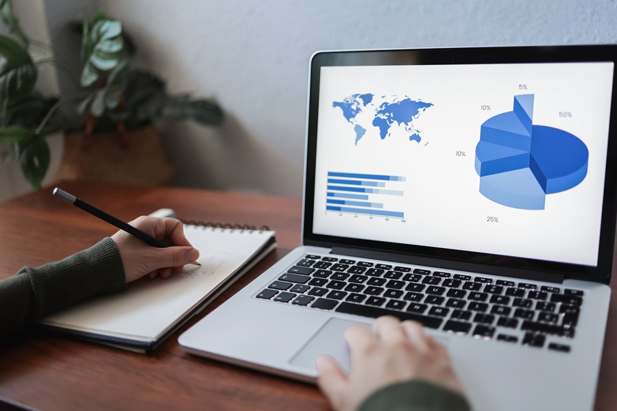 Cum să îți creezi proprii agenți AI pentru a face un audit SEO?