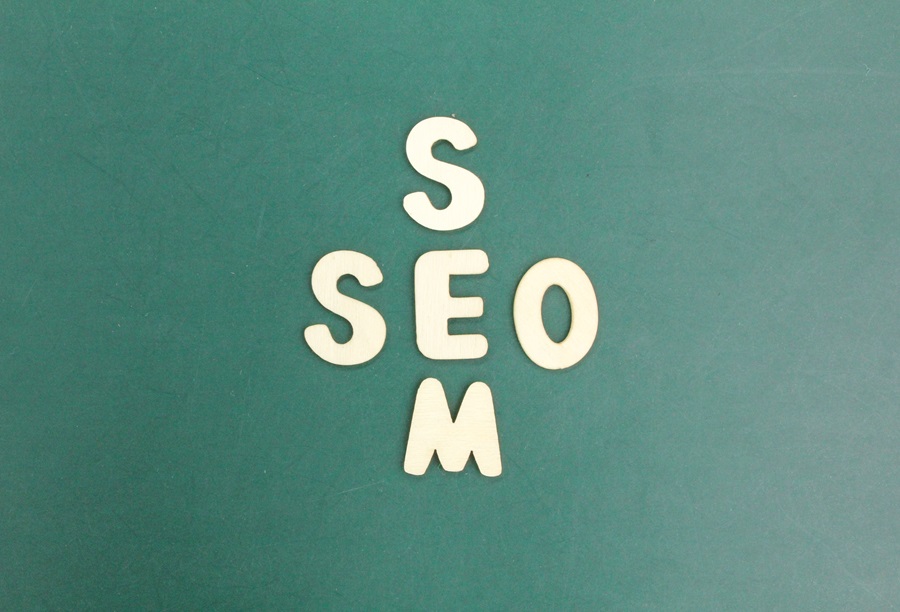 SEO vs. SEM: Cum se diferențiază și ce rol are fiecare?