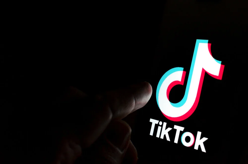 Tik Tok Marketing: O privire aprofundată asupra marketingului pe Tik Tok