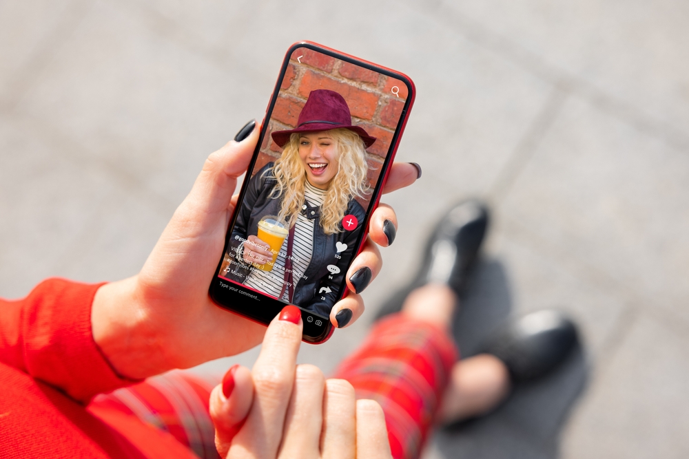 TikTok performance marketing: Cum influențează creșterea afacerii?